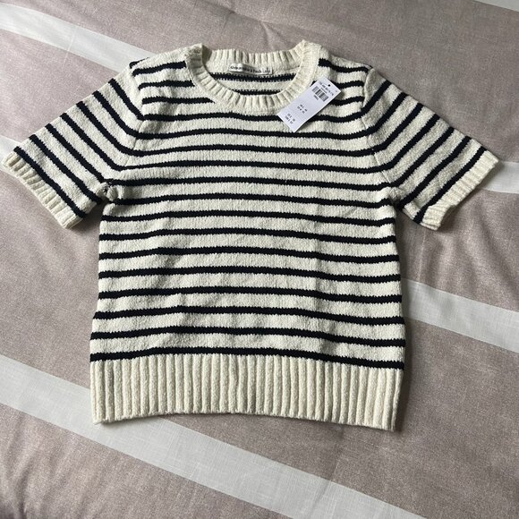 Abercrombie & Fitch Sweaters - NWT The A&F Madeline Crew Sweater Tee